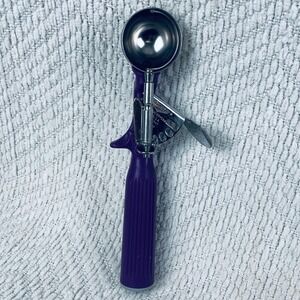 Vollrath Ice Cream Disher Purple 47147 Stainless Steel‎ Thumb Action Scoop USA